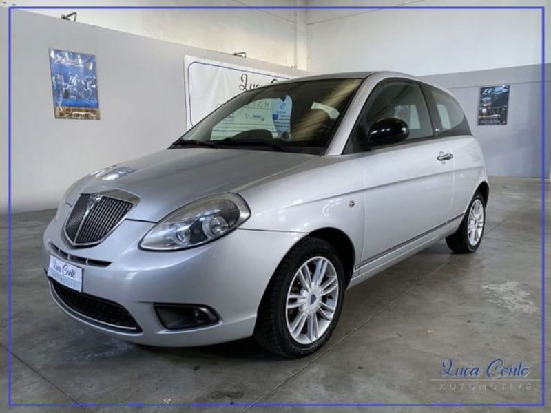 Lancia Ypsilon 1.3 MJT 75 CV Unyca