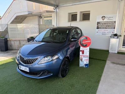 Lancia Ypsilon 1.0 FireFly 5 porte S&S Hybrid Silver Plus usata
