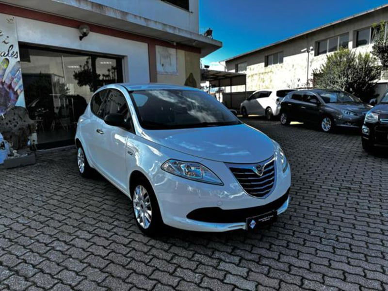 Lancia Ypsilon 1.2 69 CV 5 porte Platinum