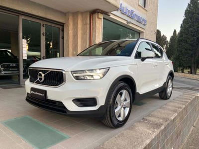 Volvo XC40 T2 Geartronic Momentum Pro usata