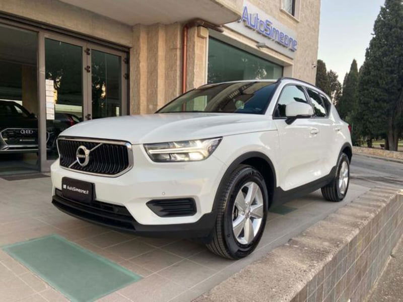 Volvo XC40 T2 Geartronic Momentum Pro