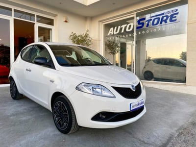 Lancia Ypsilon 1.0 FireFly 5 porte S&S Hybrid Ecochic Gold usata