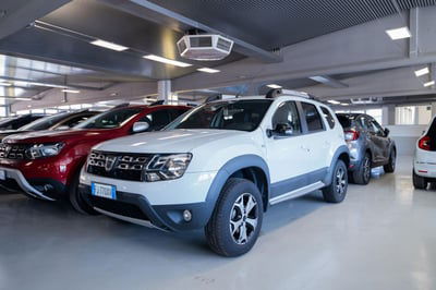 Dacia Duster 1.2 TCe 125CV S&S 4x2 Serie Limitata Black Shadow usata