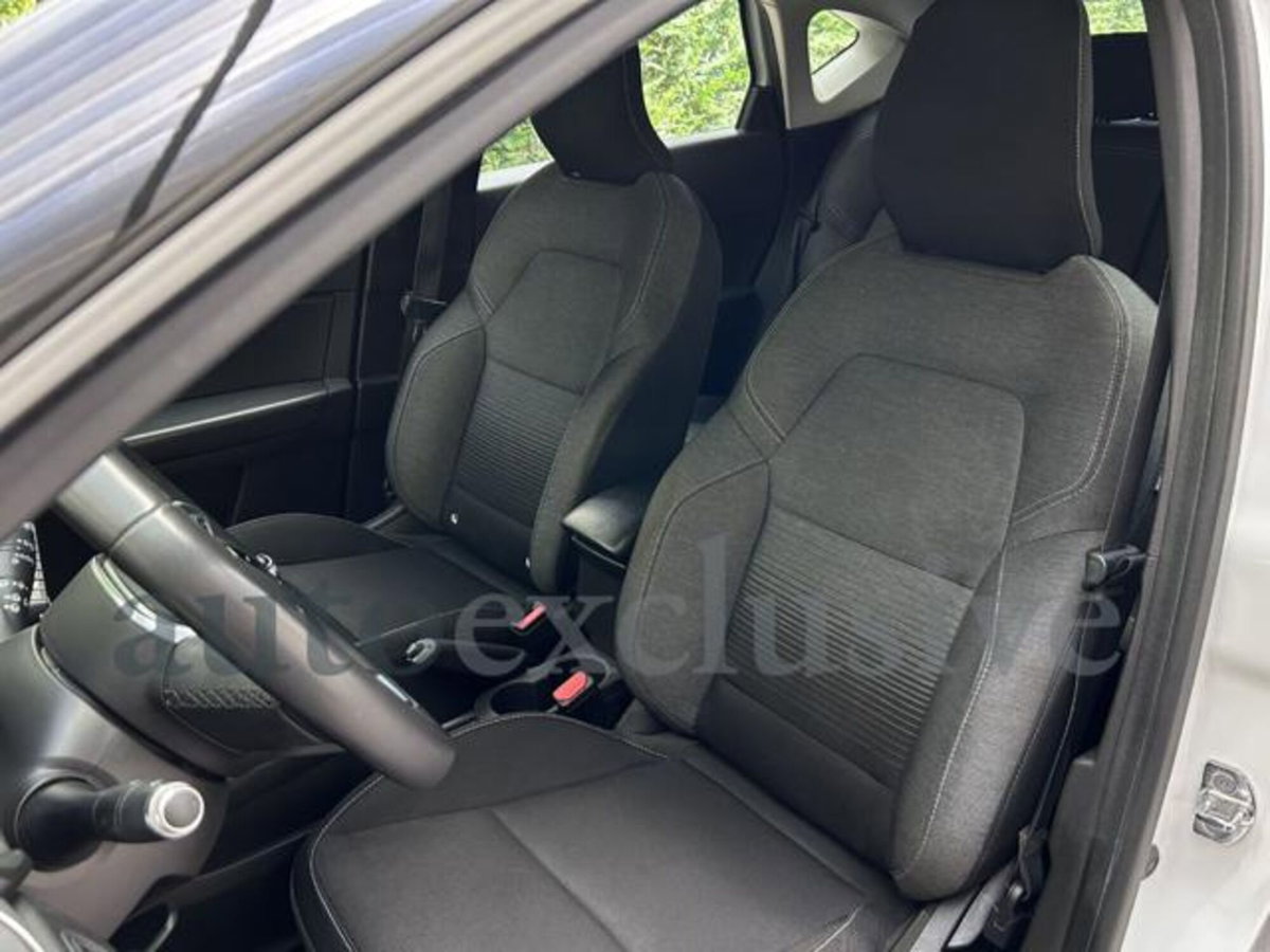 Renault Captur TCe 100 CV GPL FAP Intens (9)