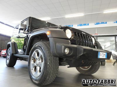 Jeep Wrangler Unlimited 2.8 CRD DPF Sahara usata