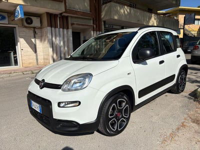 Fiat Panda 1.0 FireFly S&S Hybrid City Cross usata