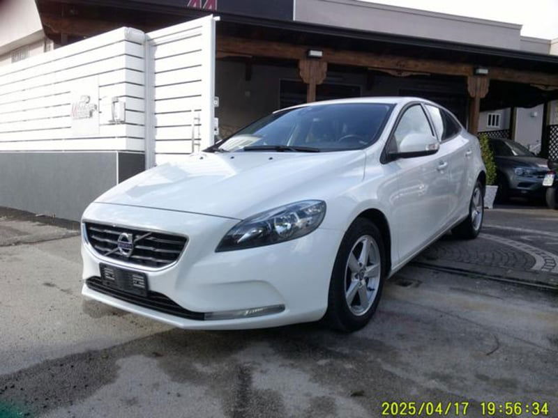 Volvo V40 D2