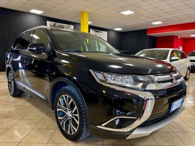 Mitsubishi Outlander 2.2 DI-D 4WD Instyle 7p. usata