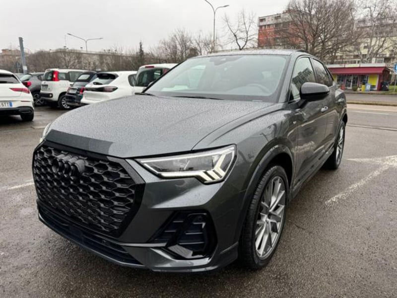Audi Q3 Sportback 40 2.0 tdi Identity Black quattro 193cv s-tronic