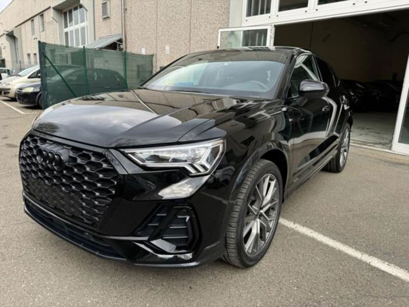 Audi Q3 Sportback 40 2.0 tdi Identity Black quattro 193cv s-tronic