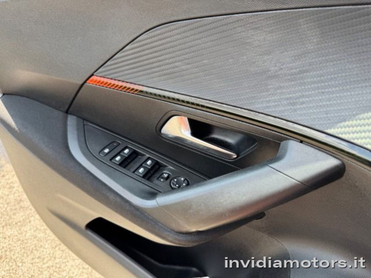 Peugeot 2008 PureTech 100 S&S Allure (13)
