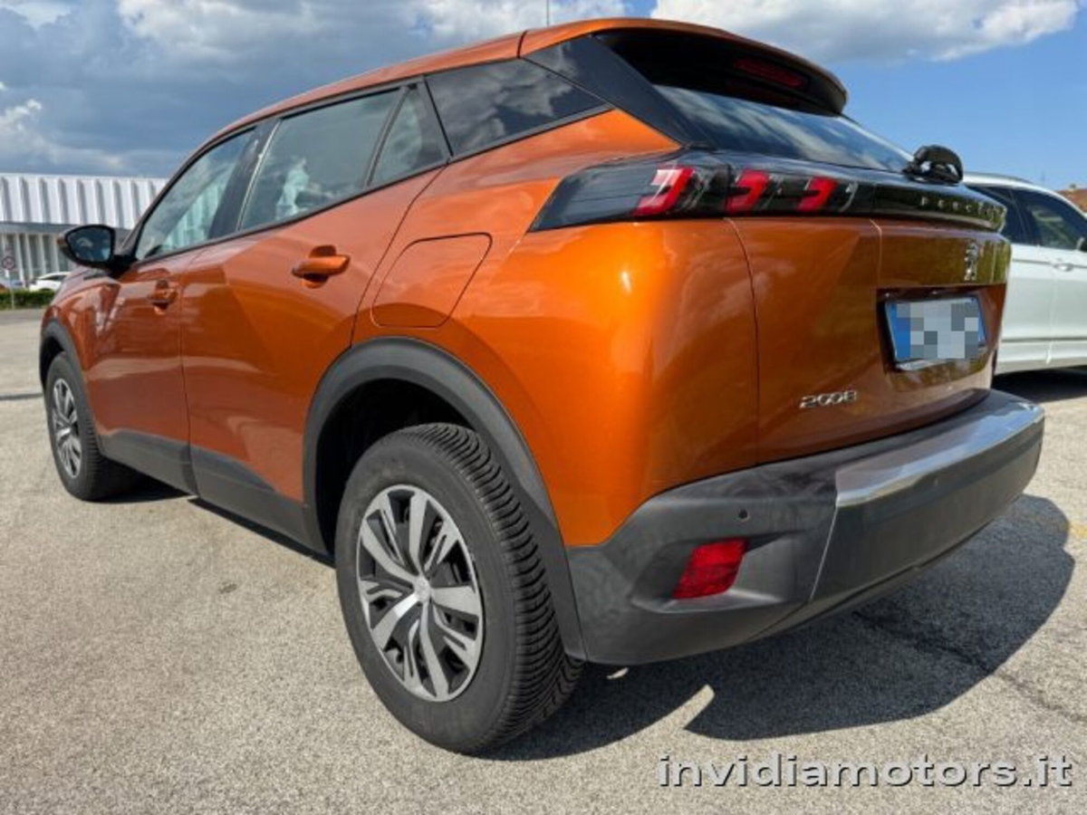 Peugeot 2008 PureTech 100 S&S Allure (4)
