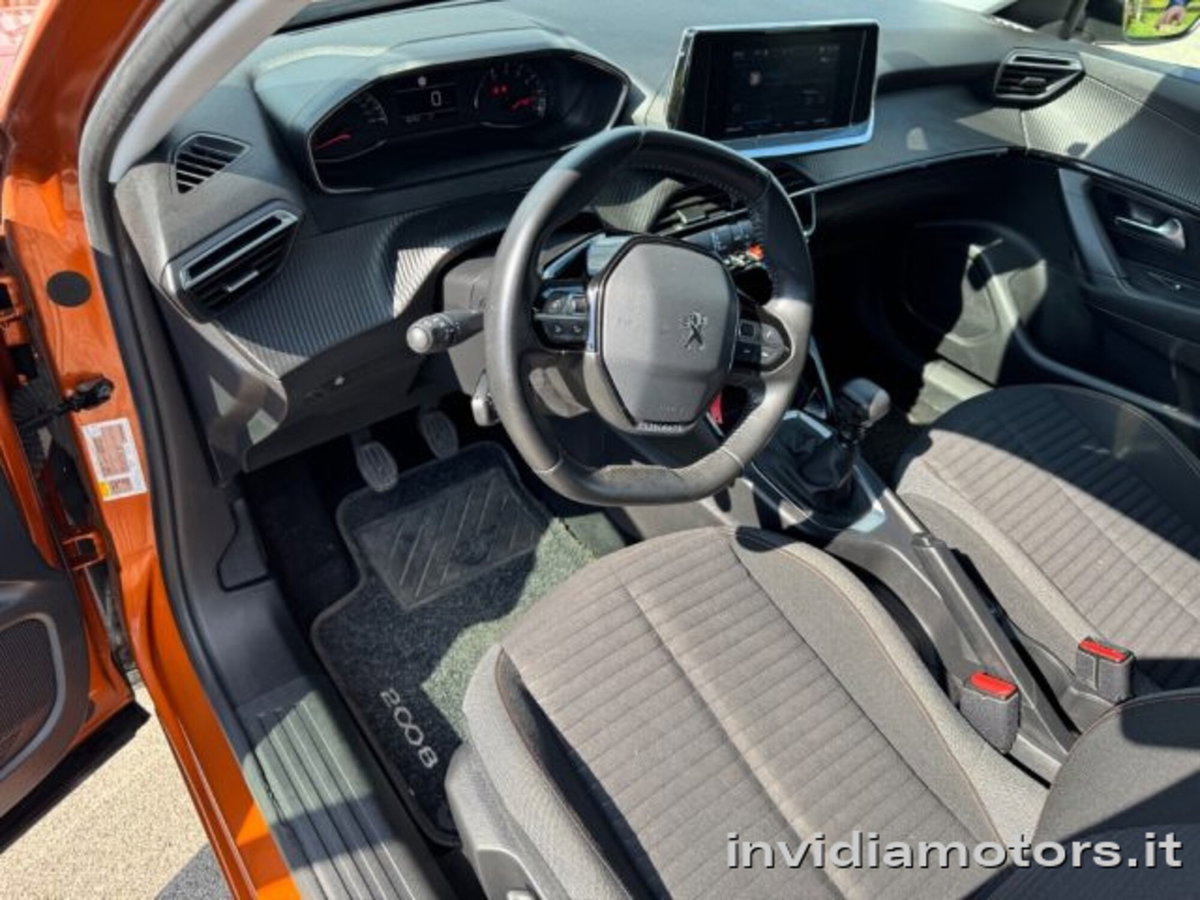 Peugeot 2008 PureTech 100 S&S Allure (6)
