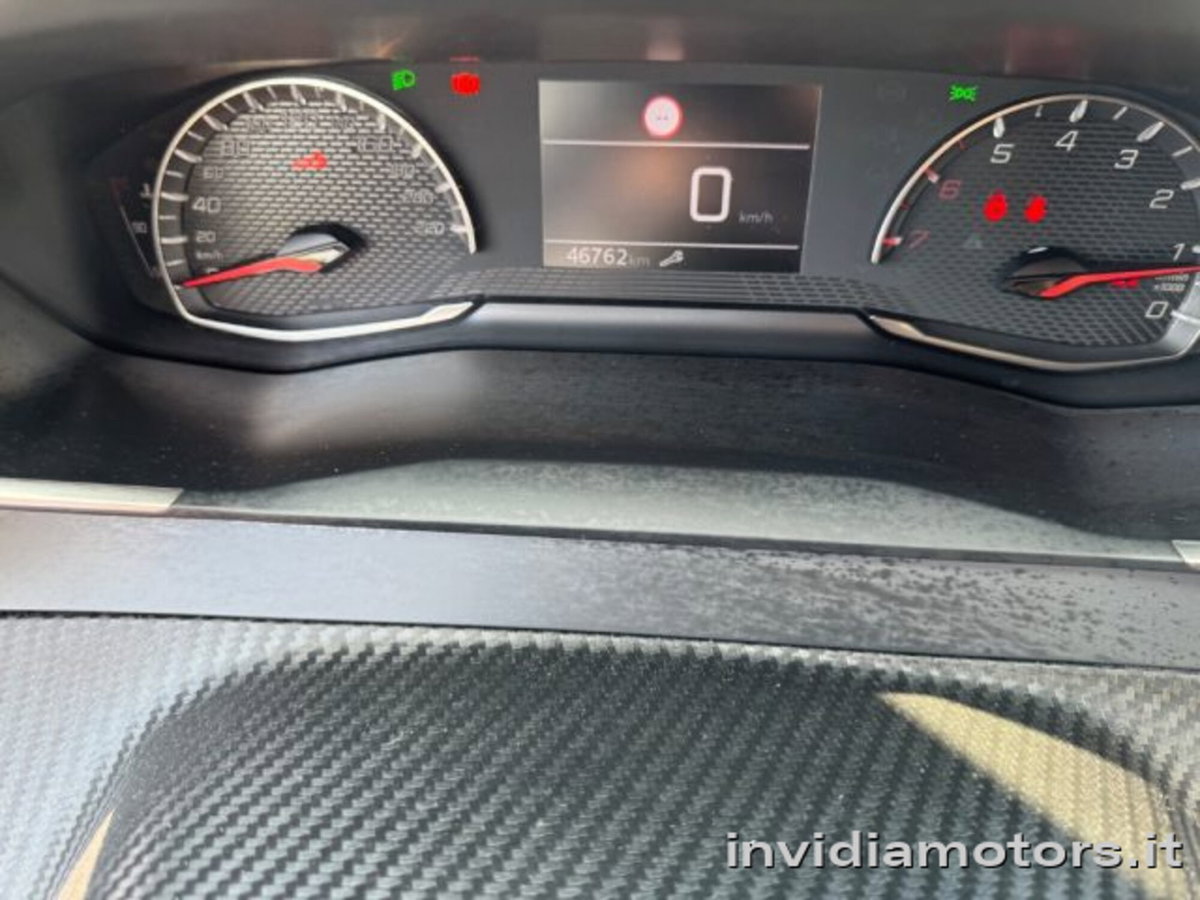 Peugeot 2008 PureTech 100 S&S Allure (7)