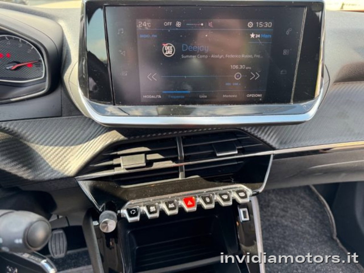 Peugeot 2008 PureTech 100 S&S Allure (9)