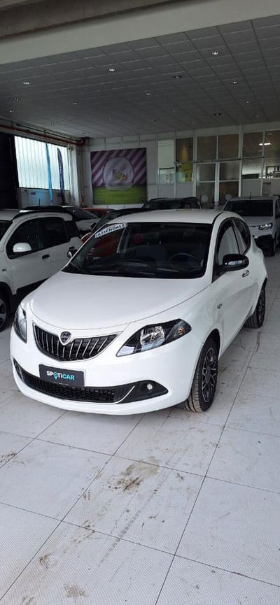 Lancia Ypsilon 1.0 FireFly 5 porte S&S Hybrid Gold Plus usata