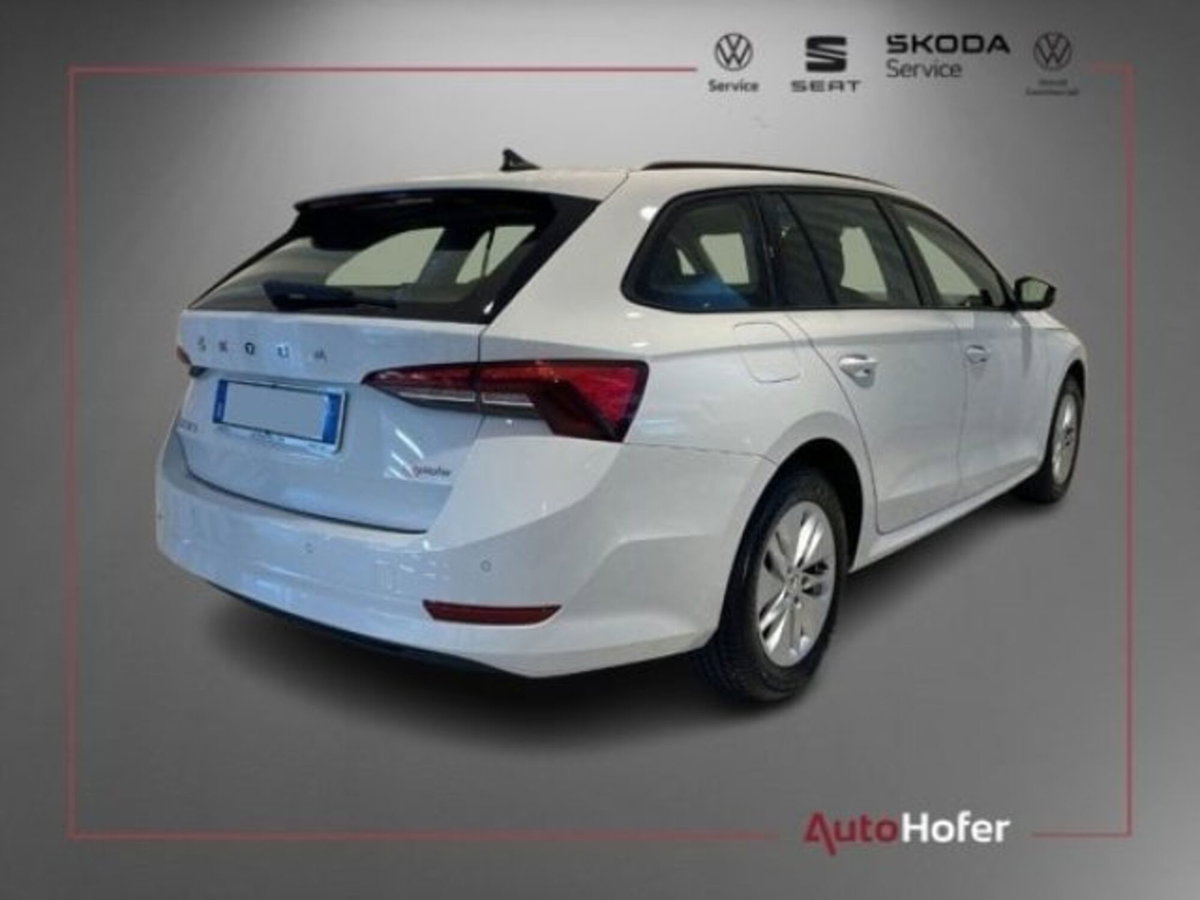Skoda Octavia Station Wagon 2.0 TDI EVO SCR DSG Wagon Executive (3)