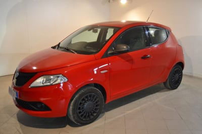 Lancia Ypsilon 1.2 69 CV 5 porte GPL Ecochic Silver usata