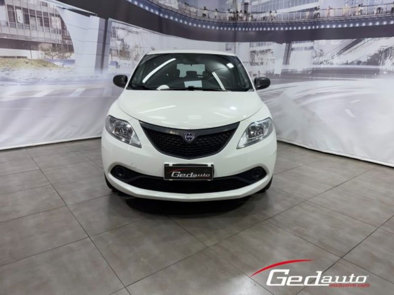 Lancia Ypsilon 1.0 FireFly 5 porte S&S Hybrid Ecochic Gold