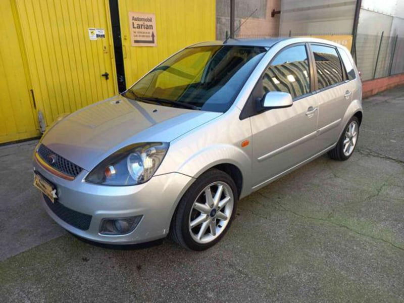 Ford Fiesta 1.2 16V 5p. Ghia