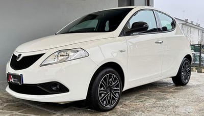 Lancia Ypsilon 1.0 FireFly 5 porte S&S Hybrid Gold Plus usata