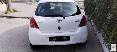 Toyota Yaris 1.0 5 porte Now (4)