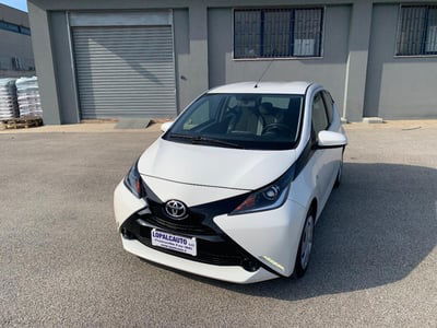 Toyota Aygo 1.0 VVT-i 69 CV 5 porte x-play usata