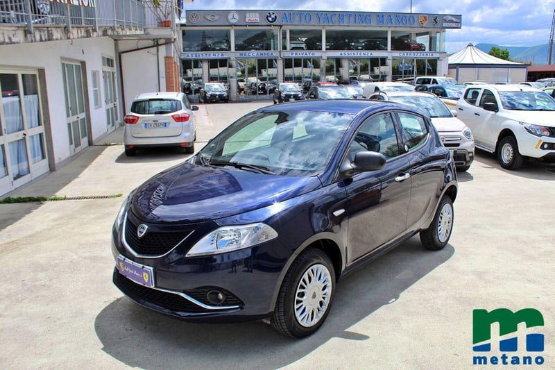 Lancia Ypsilon 0.9 TwinAir 85 CV 5 porte Metano Ecochic Silver