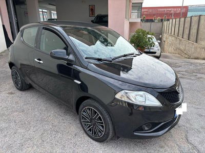 Lancia Ypsilon 1.0 FireFly 5 porte S&S Hybrid Gold Plus usata