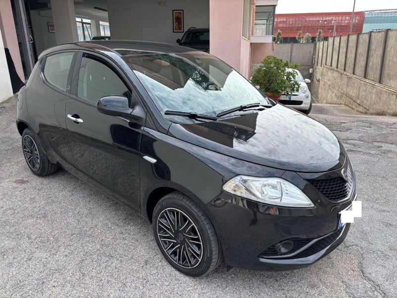 Lancia Ypsilon 1.0 FireFly 5 porte S&S Hybrid Gold Plus