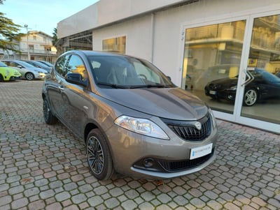 Lancia Ypsilon 1.0 FireFly 5 porte S&S Hybrid Gold Plus nuova