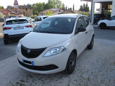 Lancia Ypsilon 0.9 TwinAir 85 CV 5 porte Metano Ecochic Silver usata