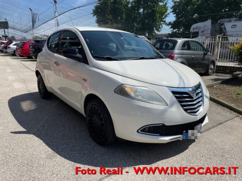 Lancia Ypsilon 1.2 69 CV Unyca