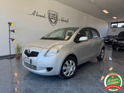 Toyota Yaris 1.0 5 porte Now usata