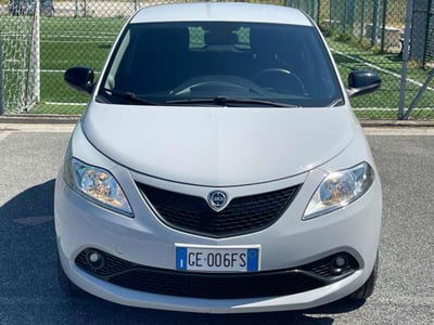 Lancia Ypsilon 1.0 FireFly 5 porte S&S Hybrid Ecochic Gold usata