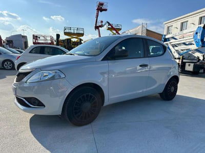 Lancia Ypsilon 1.2 69 CV 5 porte Elefantino Blu usata