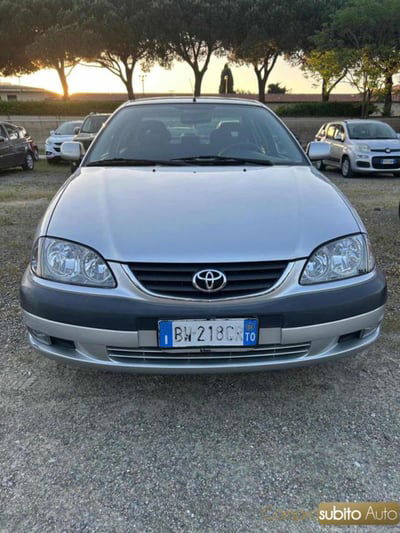 Toyota Avensis 1.6i 16V cat usata