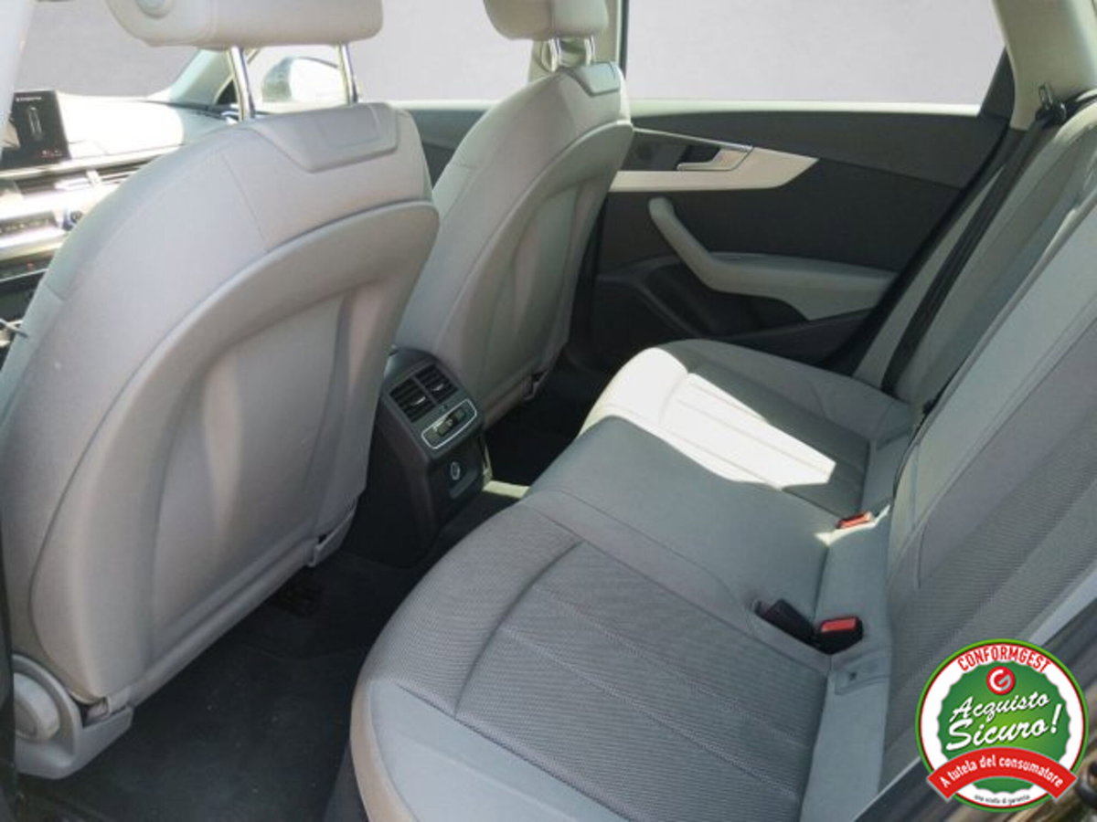 Audi A4 Avant 35 TDI/163 CV S tronic Business Advanced (12)