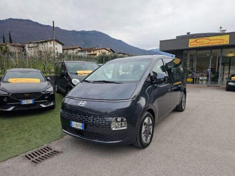 Hyundai Staria 1.6 hev 2wd auto