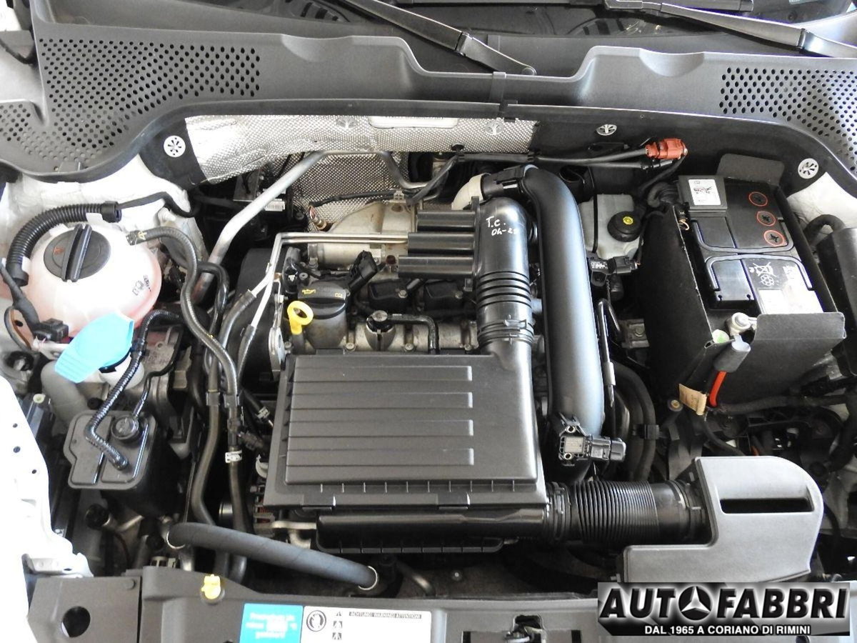 Volkswagen New Beetle Cabrio TDI 105CV (11)