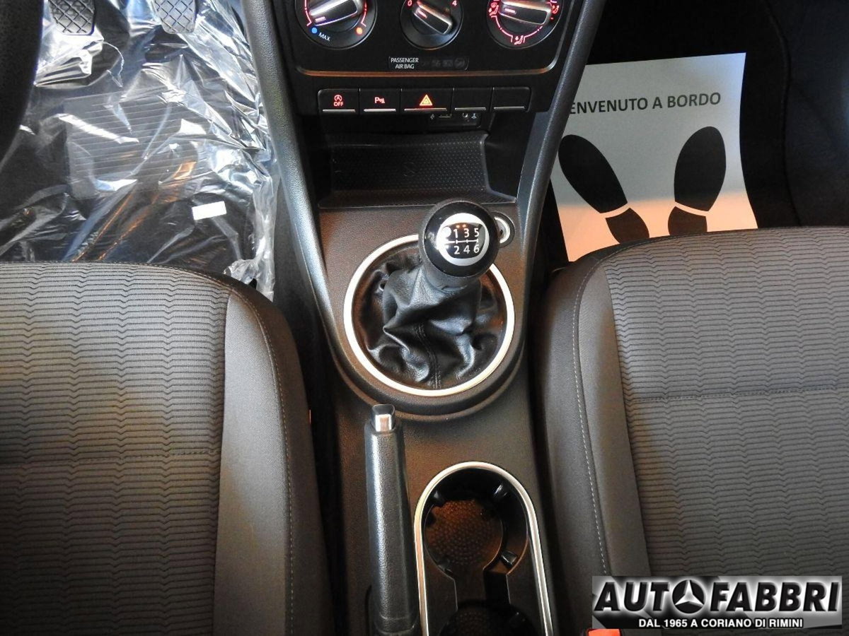 Volkswagen New Beetle Cabrio TDI 105CV (15)