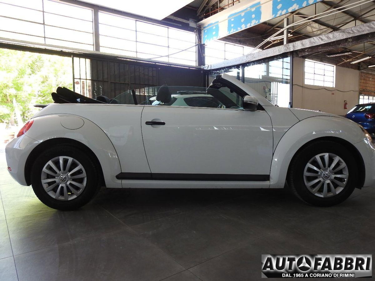 Volkswagen New Beetle Cabrio TDI 105CV (2)