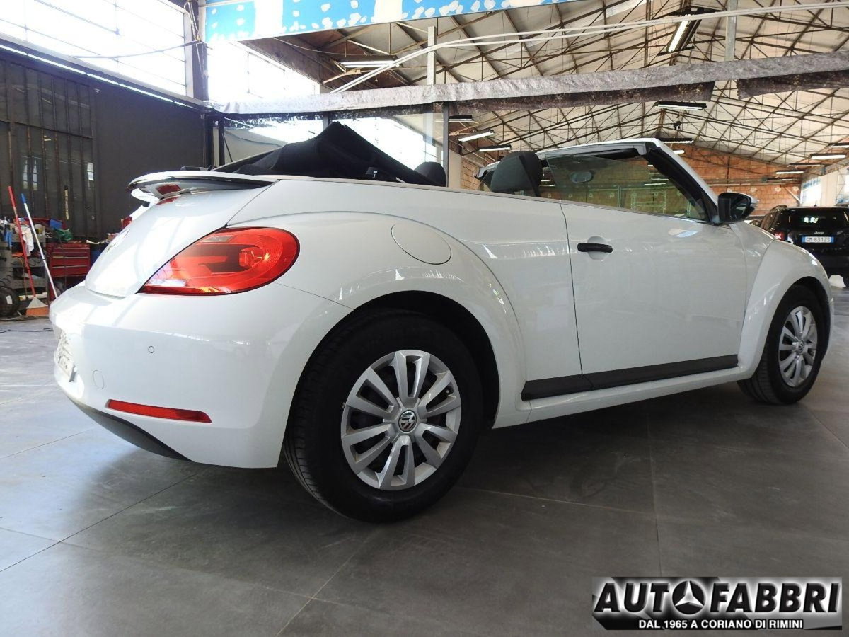 Volkswagen New Beetle Cabrio TDI 105CV (3)