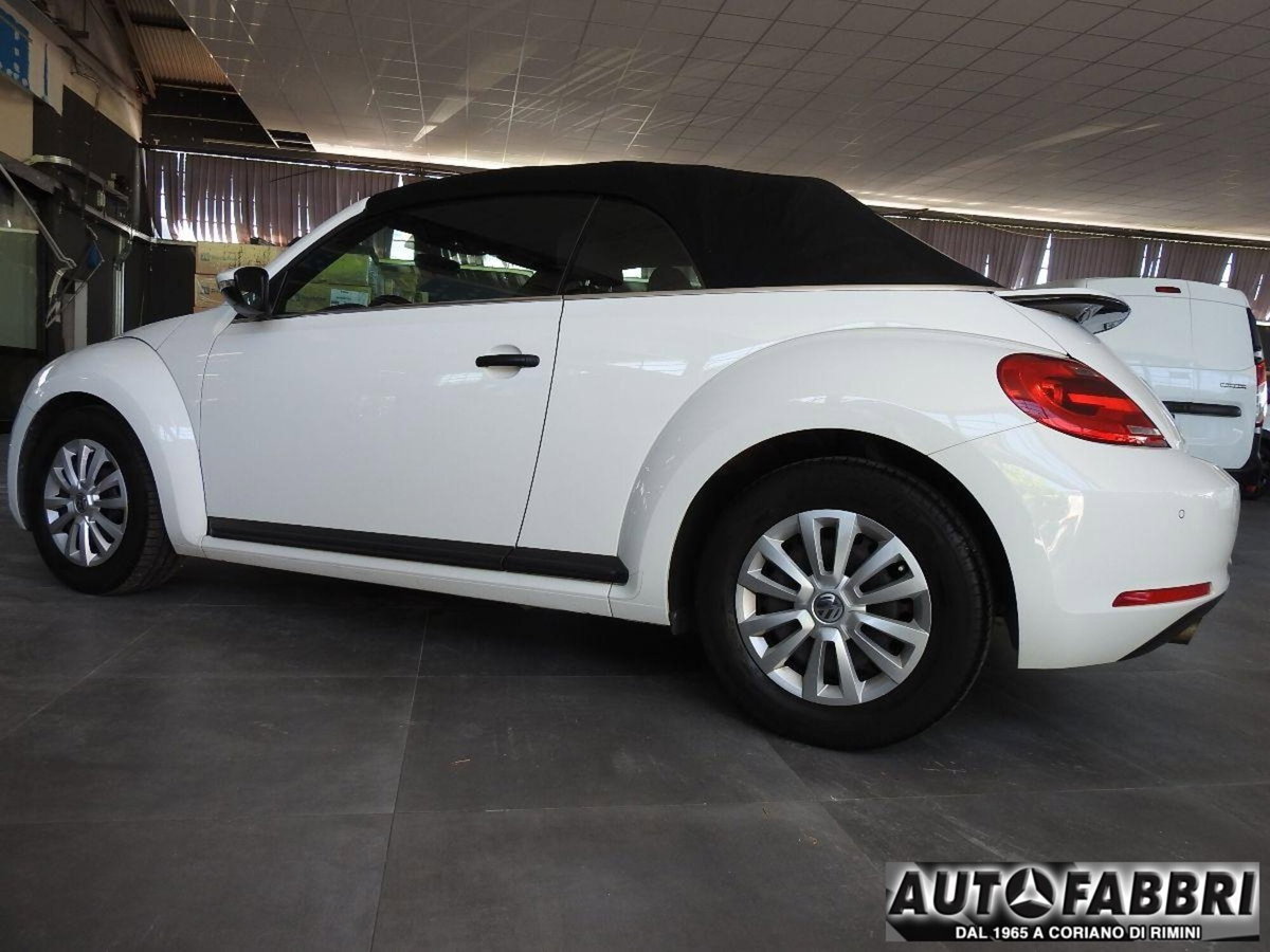 Volkswagen New Beetle Cabrio TDI 105CV (6)