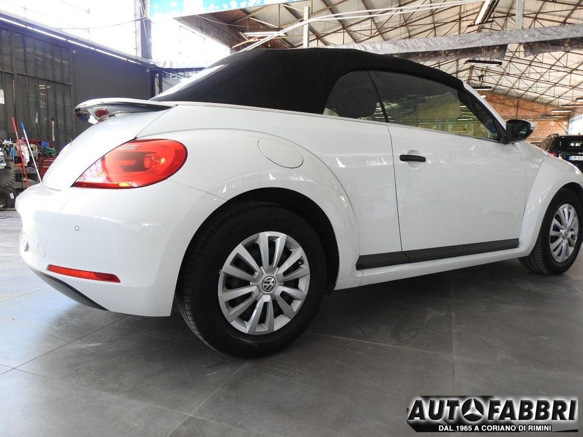 Volkswagen New Beetle Cabrio TDI 105CV (8)