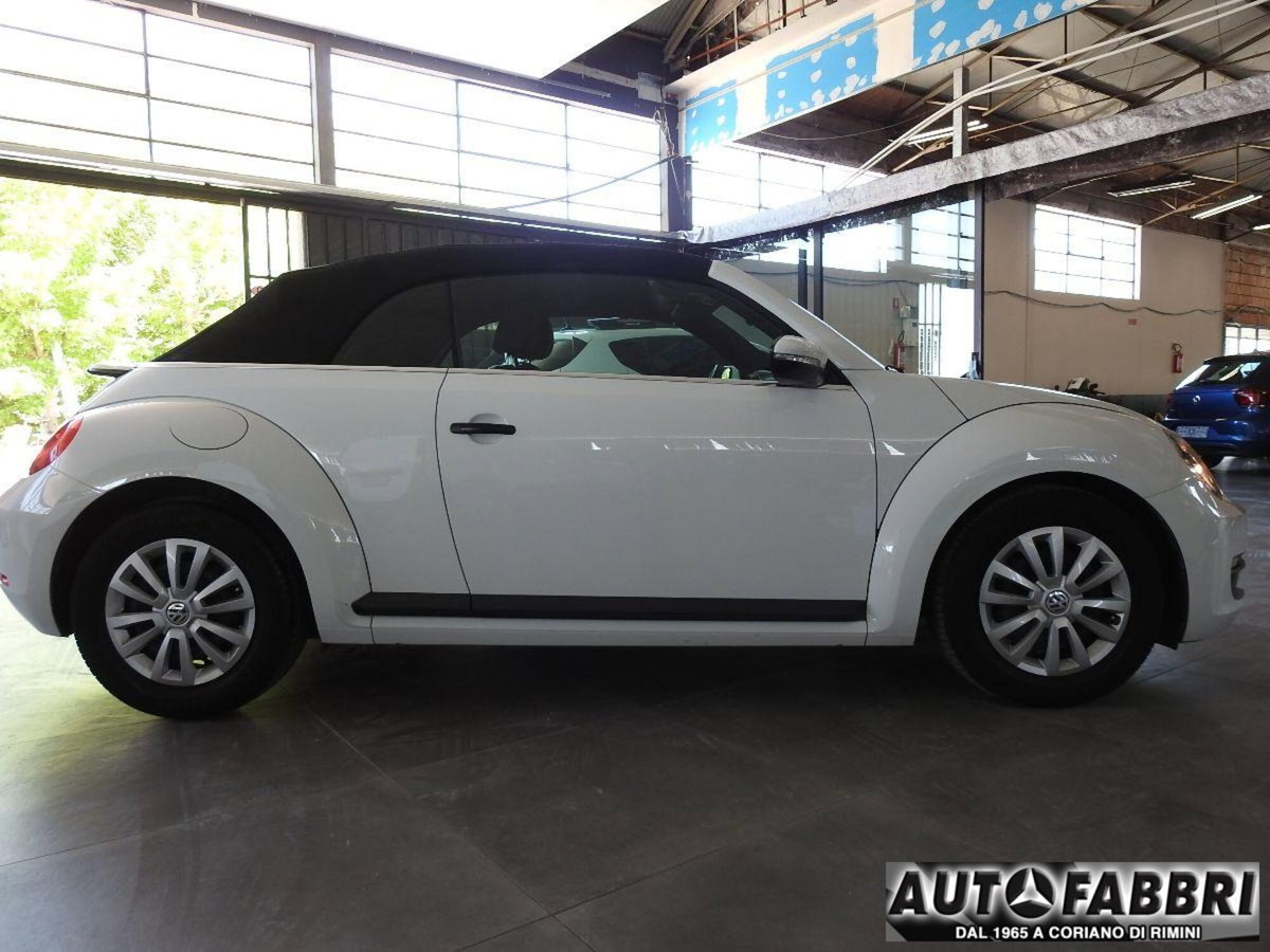 Volkswagen New Beetle Cabrio TDI 105CV (9)