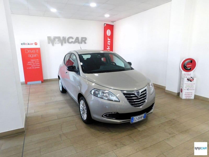 Lancia Ypsilon 1.2 69 CV 5 porte Gold