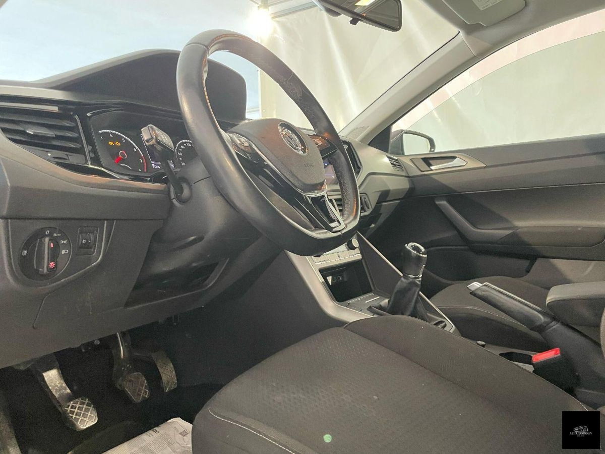 Volkswagen Polo 1.0 MPI 5p. Trendline (9)