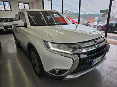 Mitsubishi Outlander 2.2 DI-D 4WD Instyle Plus SDA 7 posti usata