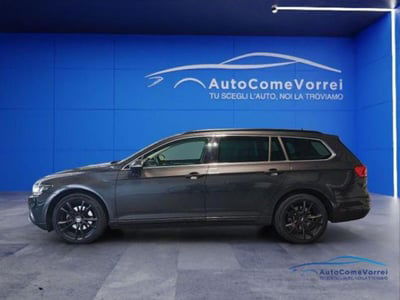 Volkswagen Passat Variant 2.0 TDI 190 CV 4MOTION DSG Highline BMT usata